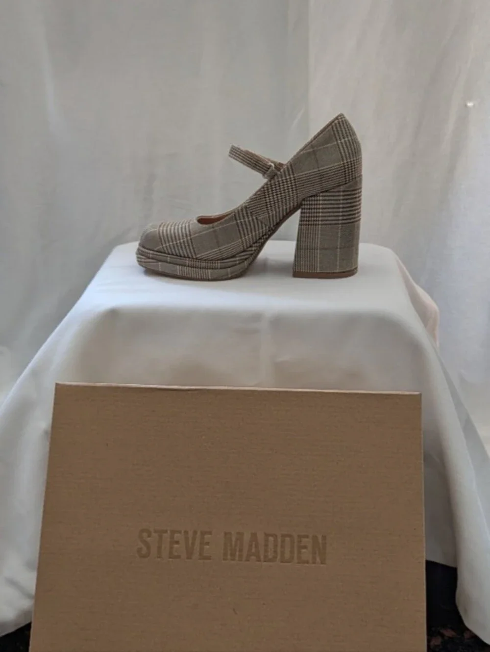 Steve Madden Plaid Mary Jane Platform Pump in Beige Size 7